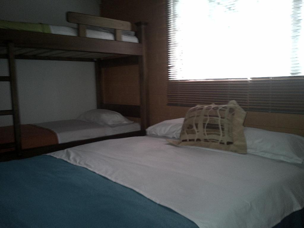 Spring City Hostel Медельїн Номер фото
