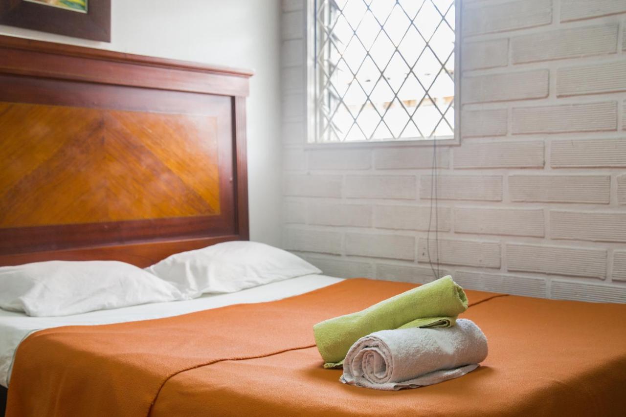 Spring City Hostel Медельїн Екстер'єр фото